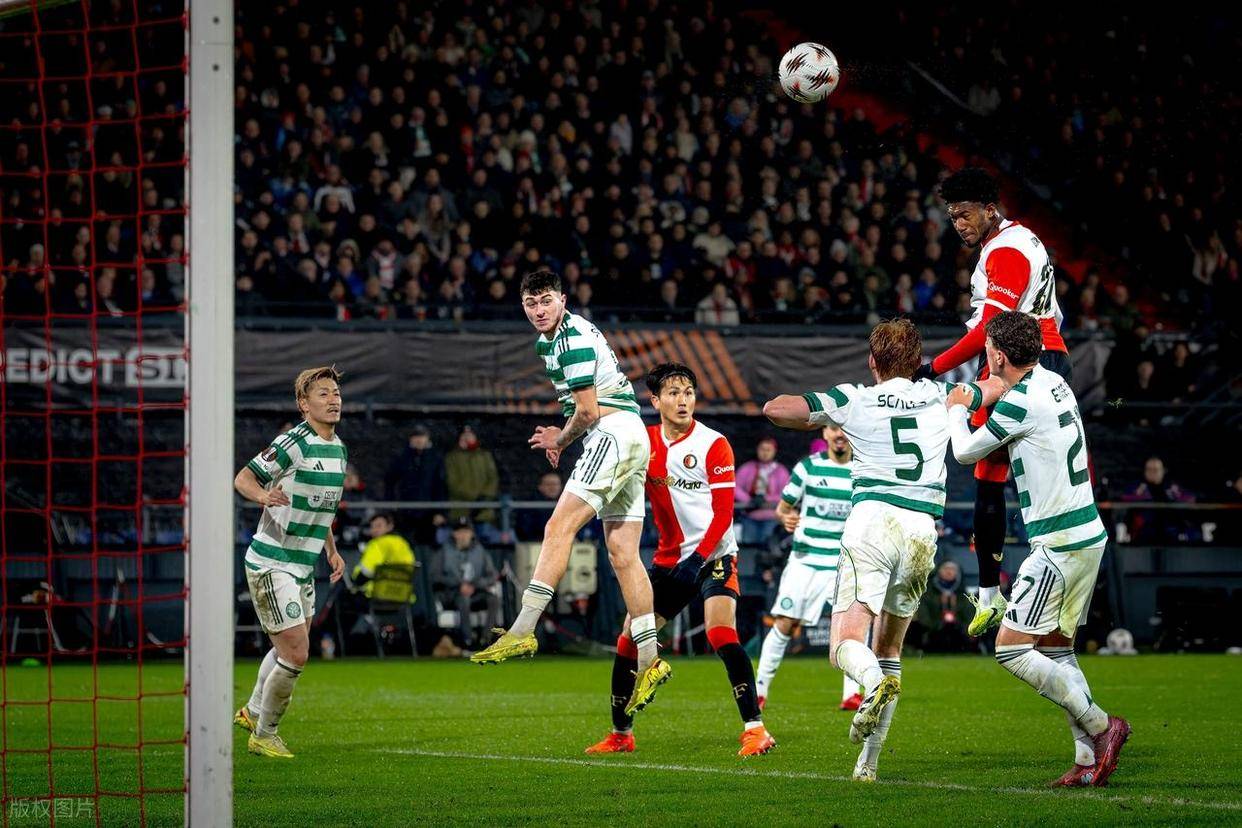 爱游戏-欧冠集结日走向成谜，埃因霍温防线松动，管理层满意，年轻球员得到机会的简单介绍